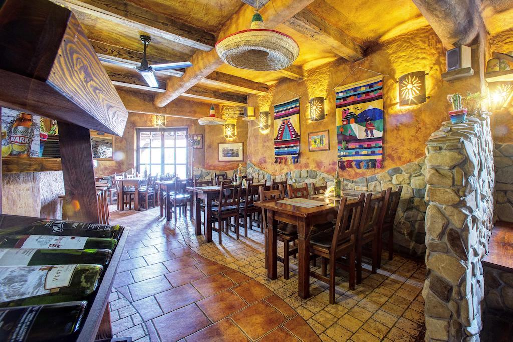 Xavito Bed & Breakfast Sanok Exterior photo